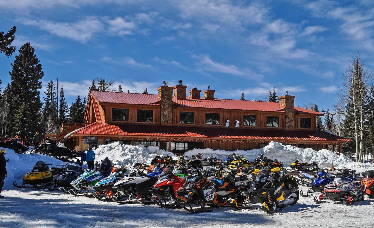 Arrowhead Mountain Lodge Cimarron エクステリア 写真